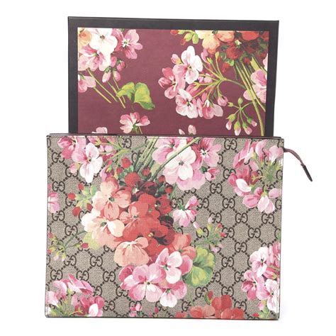 gucci gg supreme monogram large blooms cosmetic case antique rose|GUCCI GG Supreme Monogram Blooms Large .